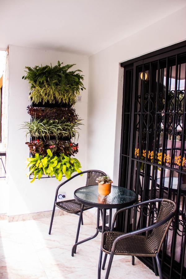 Hotel Porton Colonial Medellín Extérieur photo