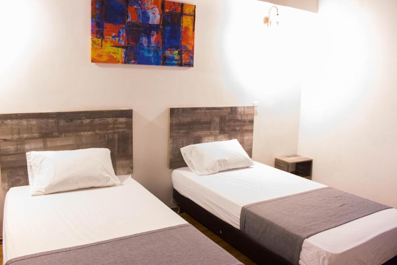 Hotel Porton Colonial Medellín Extérieur photo